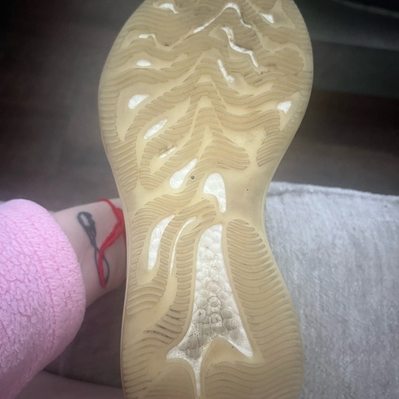 Yeezy neon glow in the dark - Picture 5 of 7